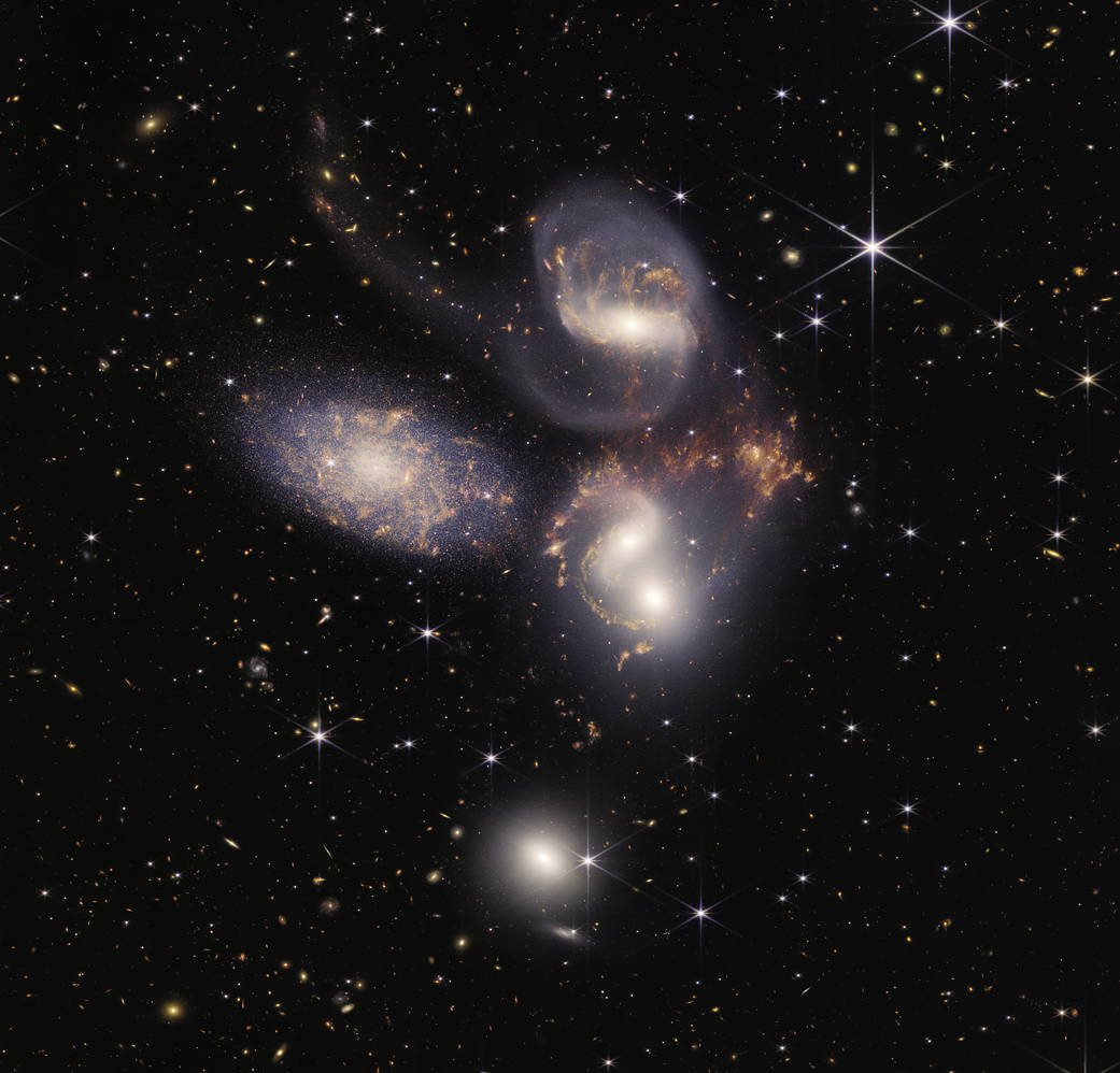 El telescopio Webb de la NASA arroja luz sobre la evolución de las galaxias  y los agujeros negros – Madrid Deep Space Communications Complex